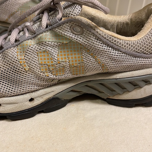Merrill Helium Ventilator Taupe Performance Footwear. - Picture 7 of 12